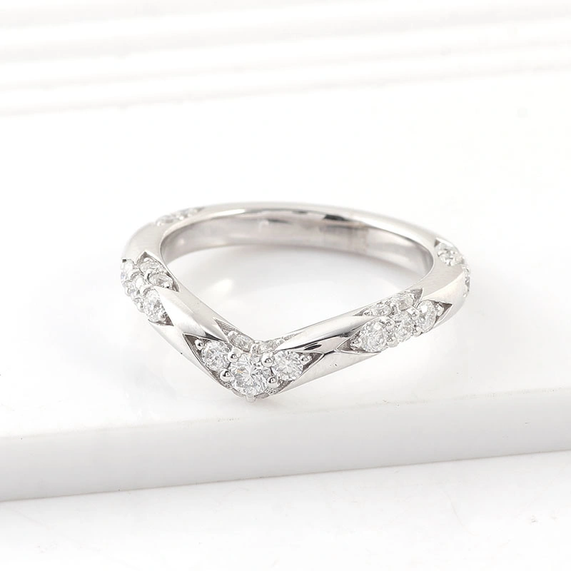 2022 New Fashion Custom V-Shaped Lacie Band 14K White Gold Ring Lab-Grown Diamond Wedding Ring Men and Women Can Wear